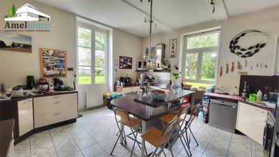 Maison - 250 m² - 7 pièces