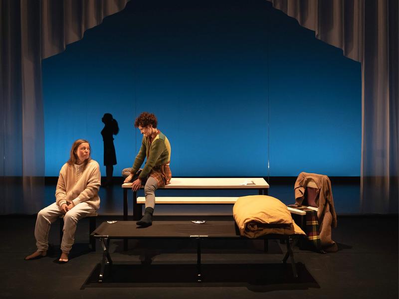 Spectacle - là, quelqu'un