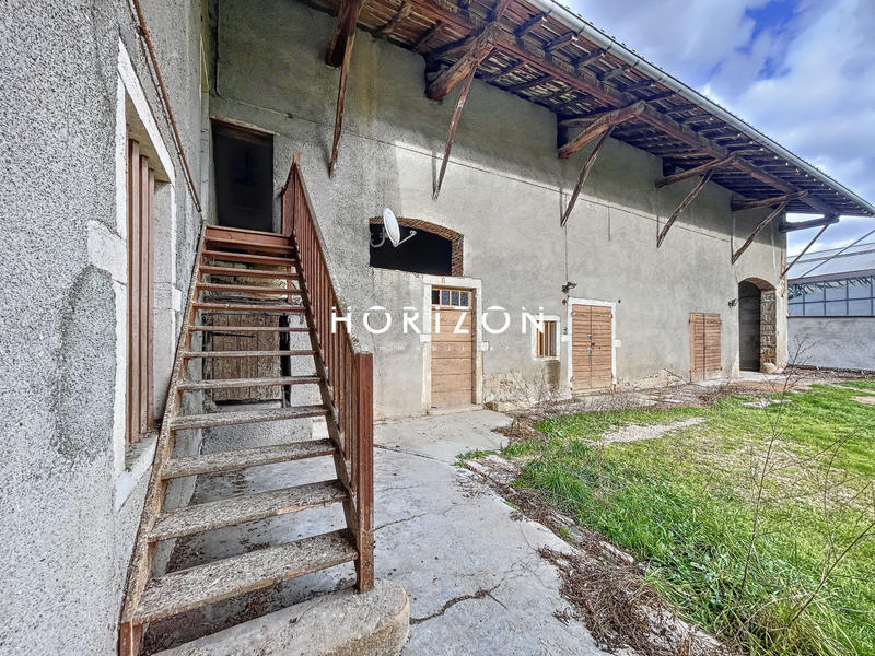 Maison ancienne - 345 m² - 4 pièces