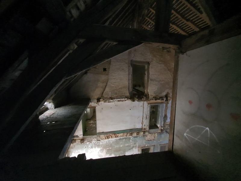 Maison - 727 m² - 7 pièces