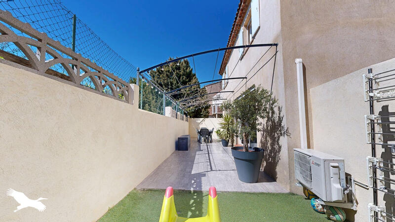 Maison - 100 m² - 4 pièces