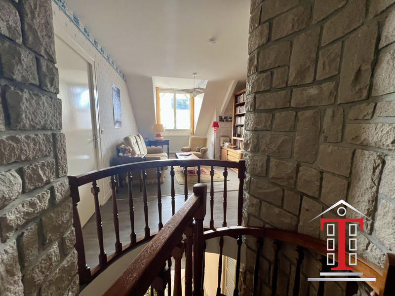 Maison - 180 m² - 7 pièces