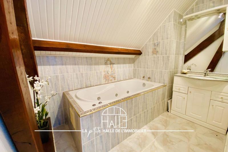 Maison - 227 m² - 9 pièces