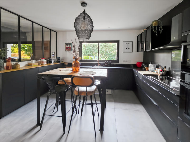 Maison - 204 m² - 7 pièces