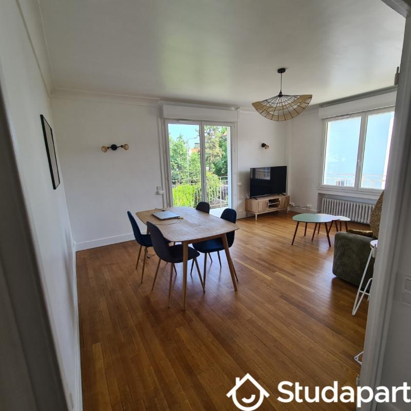 Chambre - 13 m² - 1 pièce