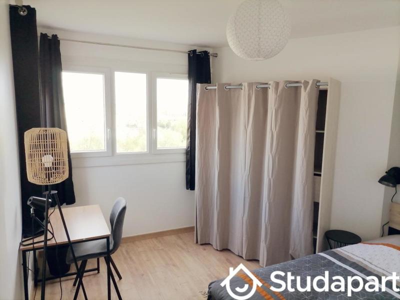 Chambre - 10 m² - 1 pièce