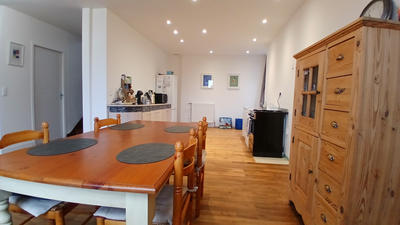 Maison - 93 m² - 7 pièces