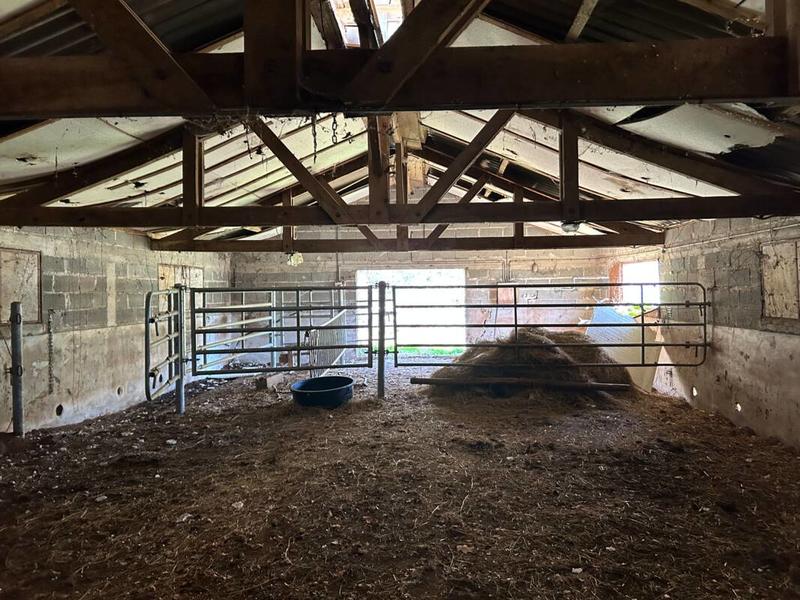 Grange - 130 m² - 1 pièce