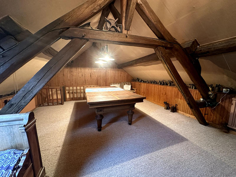 Maison - 271 m² - 7 pièces