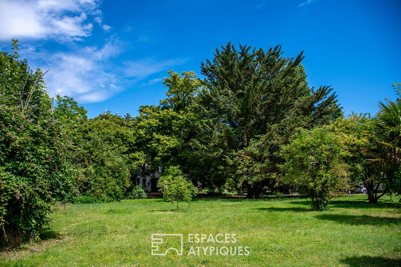 Demeure - 460 m² - 13 pièces