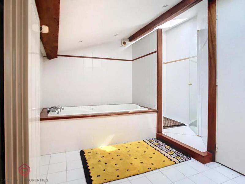 Demeure - 170 m² - 5 pièces