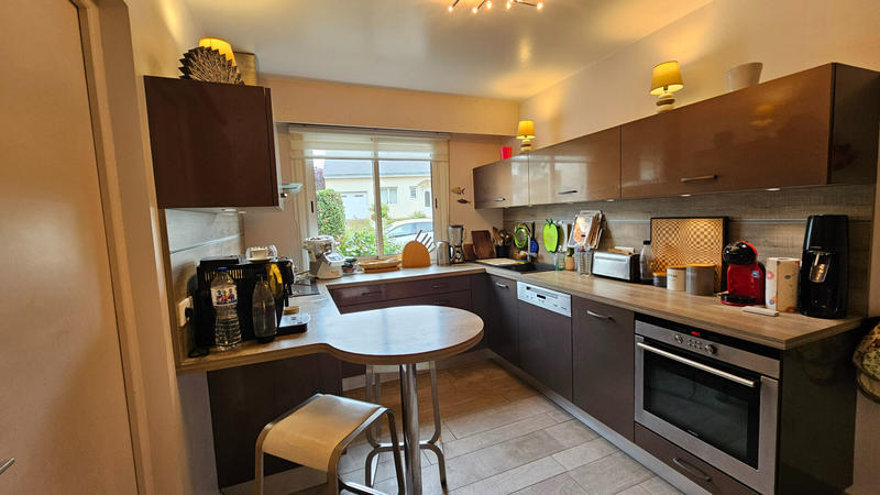 Maison - 230 m² - 8 pièces