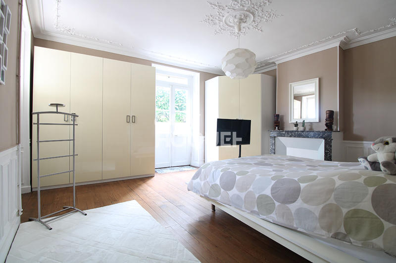 Maison - 190 m² - 8 pièces