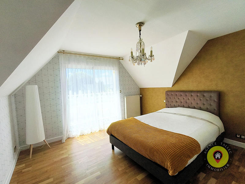 Maison - 168 m² - 6 pièces