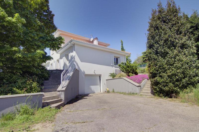 Maison - 135 m² - 5 pièces