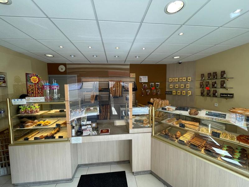 Local commercial - 179 m² - 7 pièces