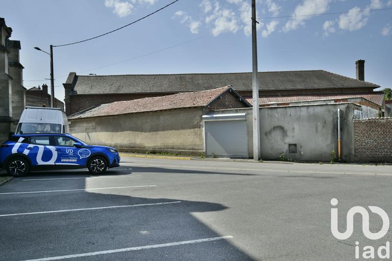 Maison - 650 m² - 5 pièces