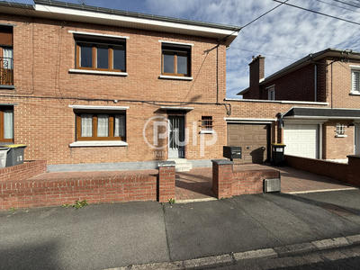 Maison - 90 m² - 5 pièces