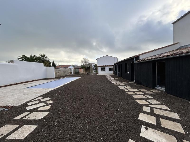 Villa - 395 m² - 10 pièces