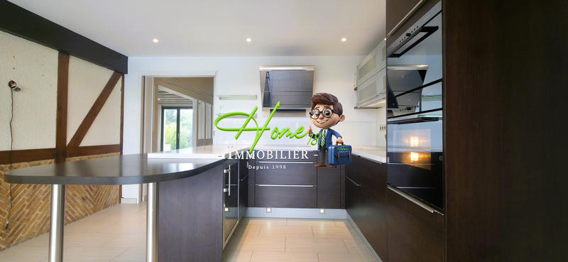 Maison - 245 m² - 7 pièces