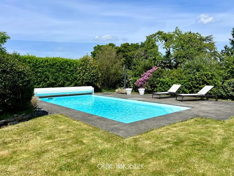 Maison - 190 m² - 8 pièces