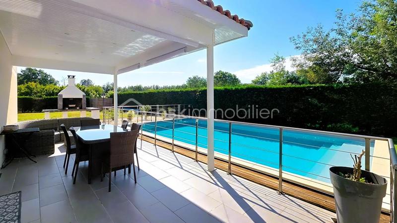 Villa - 205 m² - 7 pièces