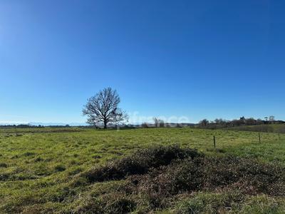 Terrain constructible - 4 403 m²