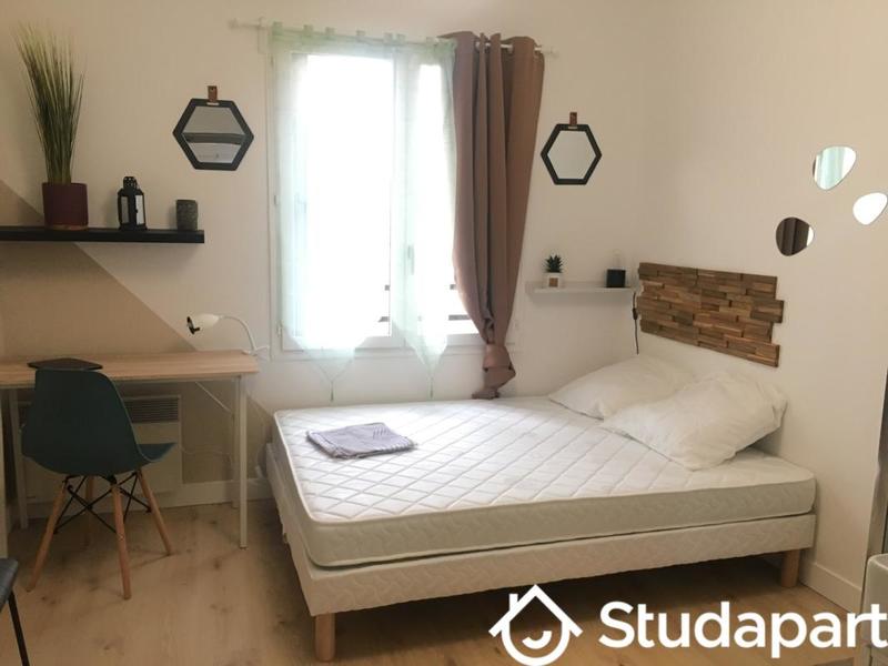 Chambre - 14 m² - 1 pièce