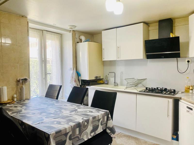 Maison - 252 m² - 10 pièces