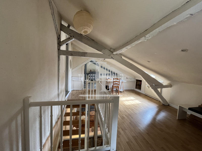 Maison - 230 m² - 8 pièces