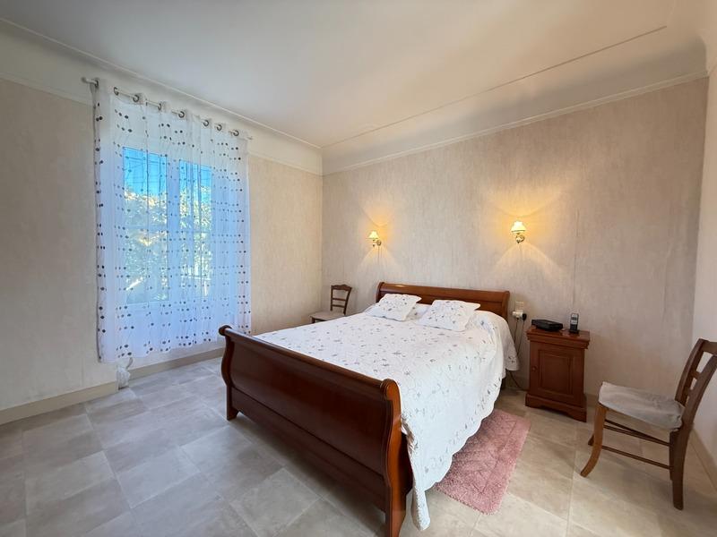 Maison - 94 m² - 8 pièces