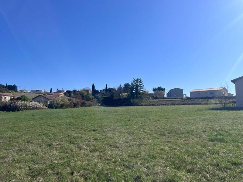 Terrain constructible - 2 340 m²