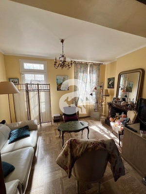 Maison - 180 m² - 8 pièces