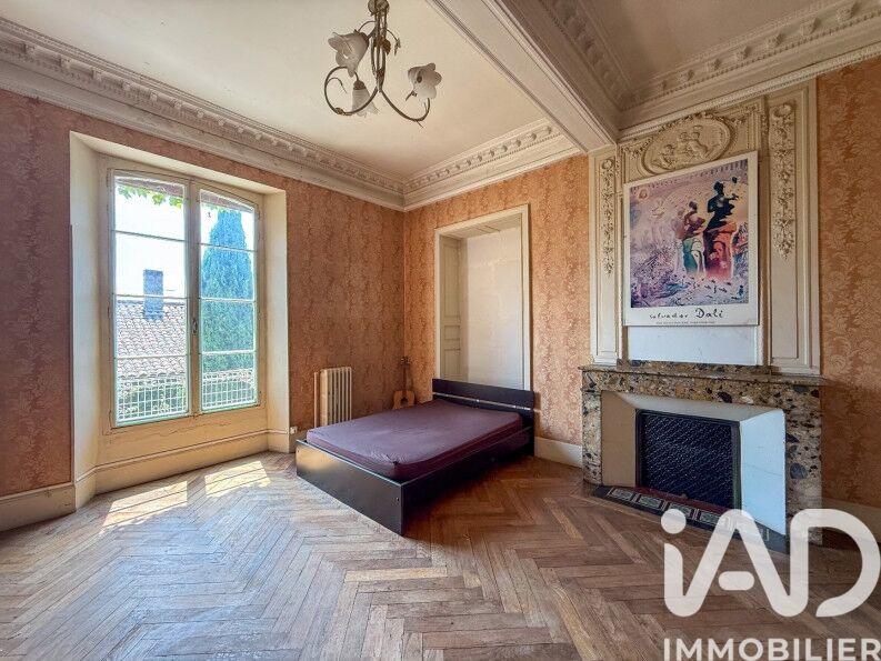 Maison - 400 m² - 11 pièces