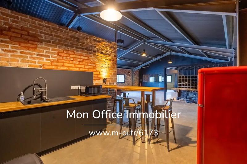 Local commercial - 400 m² - 8 pièces