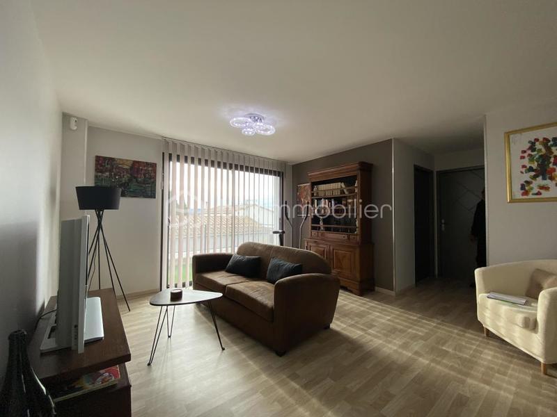 Maison traditionnelle - 260 m² - 8 pièces