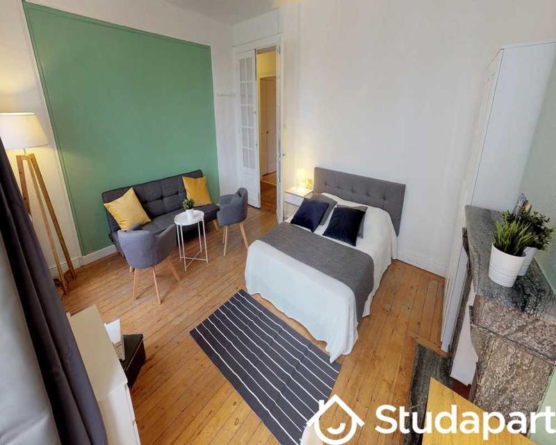 Chambre - 100 m² - 1 pièce