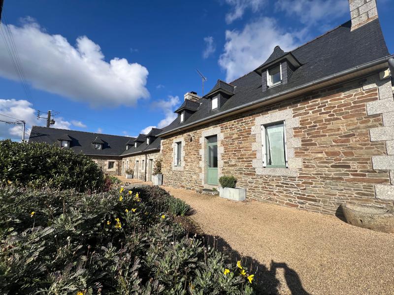 Maison ancienne - 295 m² - 7 pièces