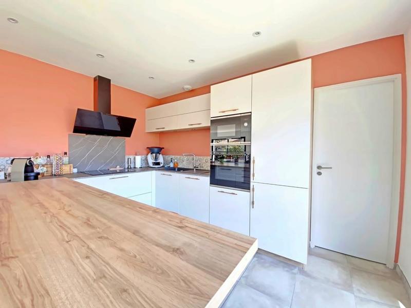 Maison - 140 m² - 5 pièces