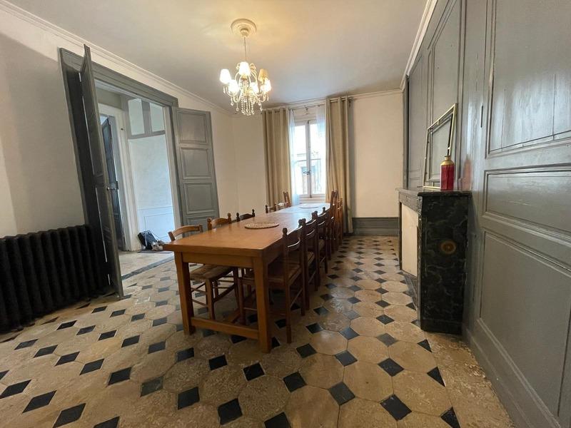 Maison - 262 m² - 9 pièces