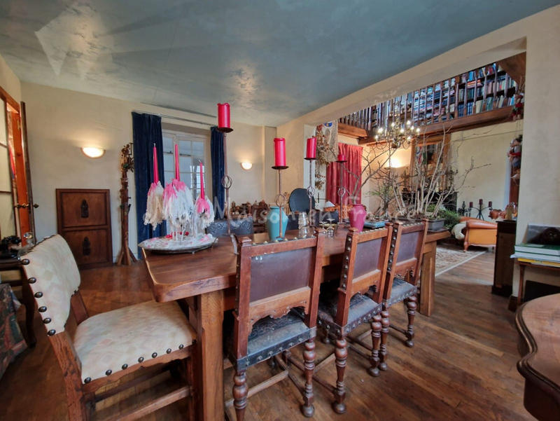 Maison - 500 m² - 15 pièces