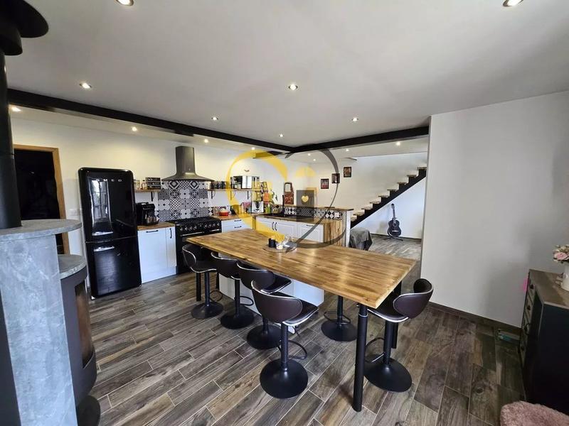 Maison - 90 m² - 3 pièces