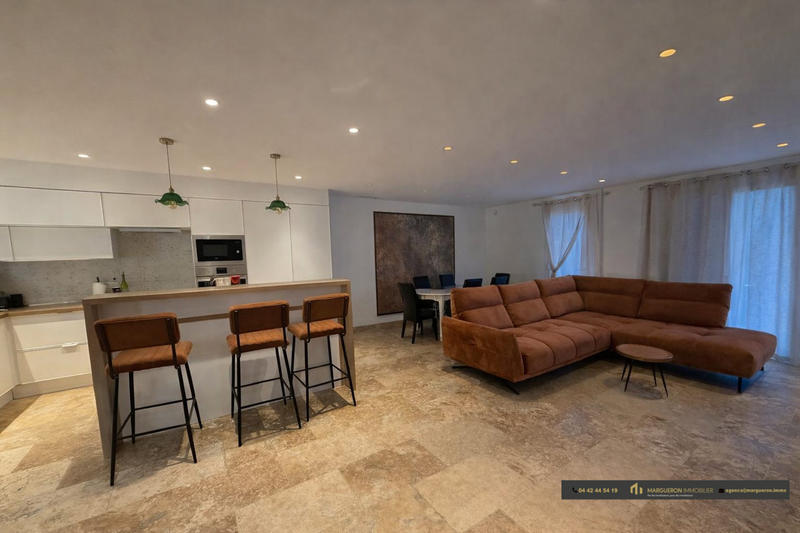 Maison - 92 m² - 4 pièces