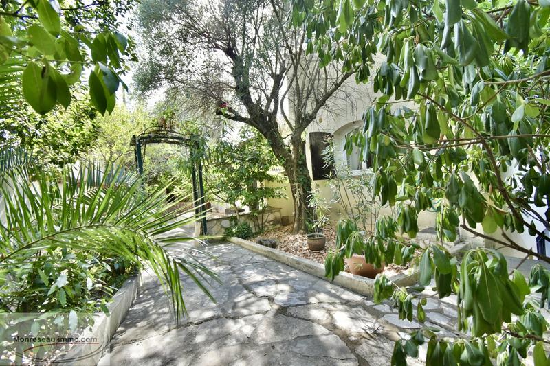 Maison - 260 m² - 7 pièces