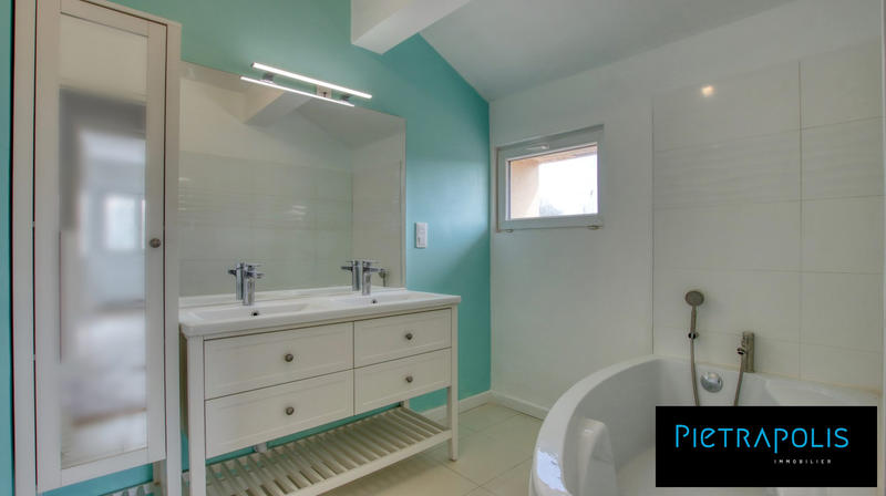 Maison - 115 m² - 4 pièces