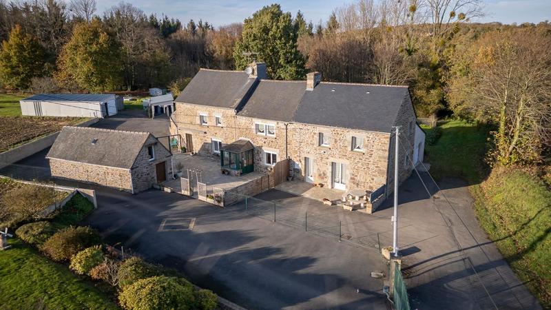 Maison - 196 m² - 7 pièces