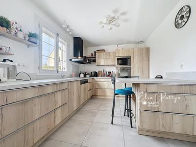 Maison - 141 m² - 5 pièces