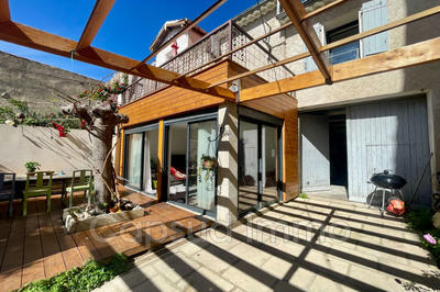 Maison - 197 m² - 8 pièces