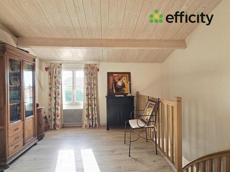 Maison - 234 m² - 6 pièces