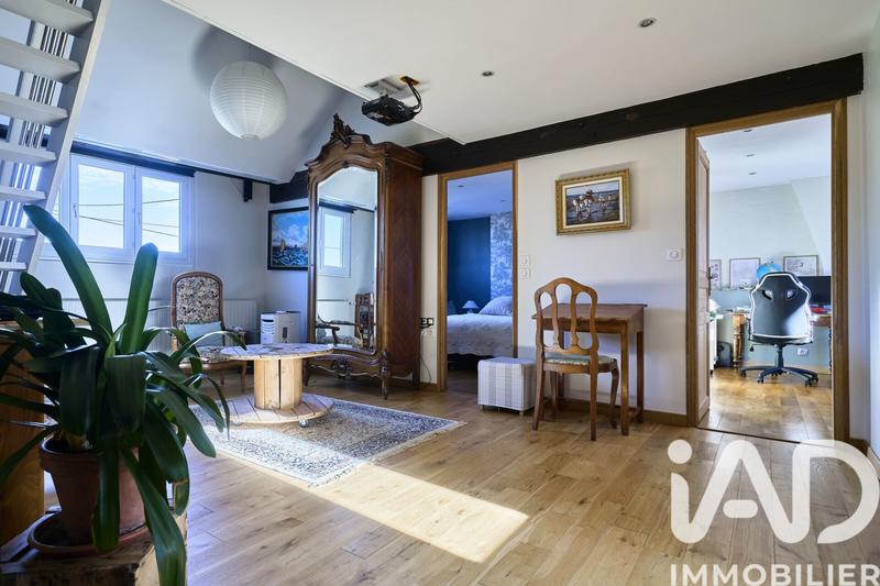 Maison - 220 m² - 8 pièces